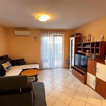 Apartments Jadranka Malinska Kültér fotó