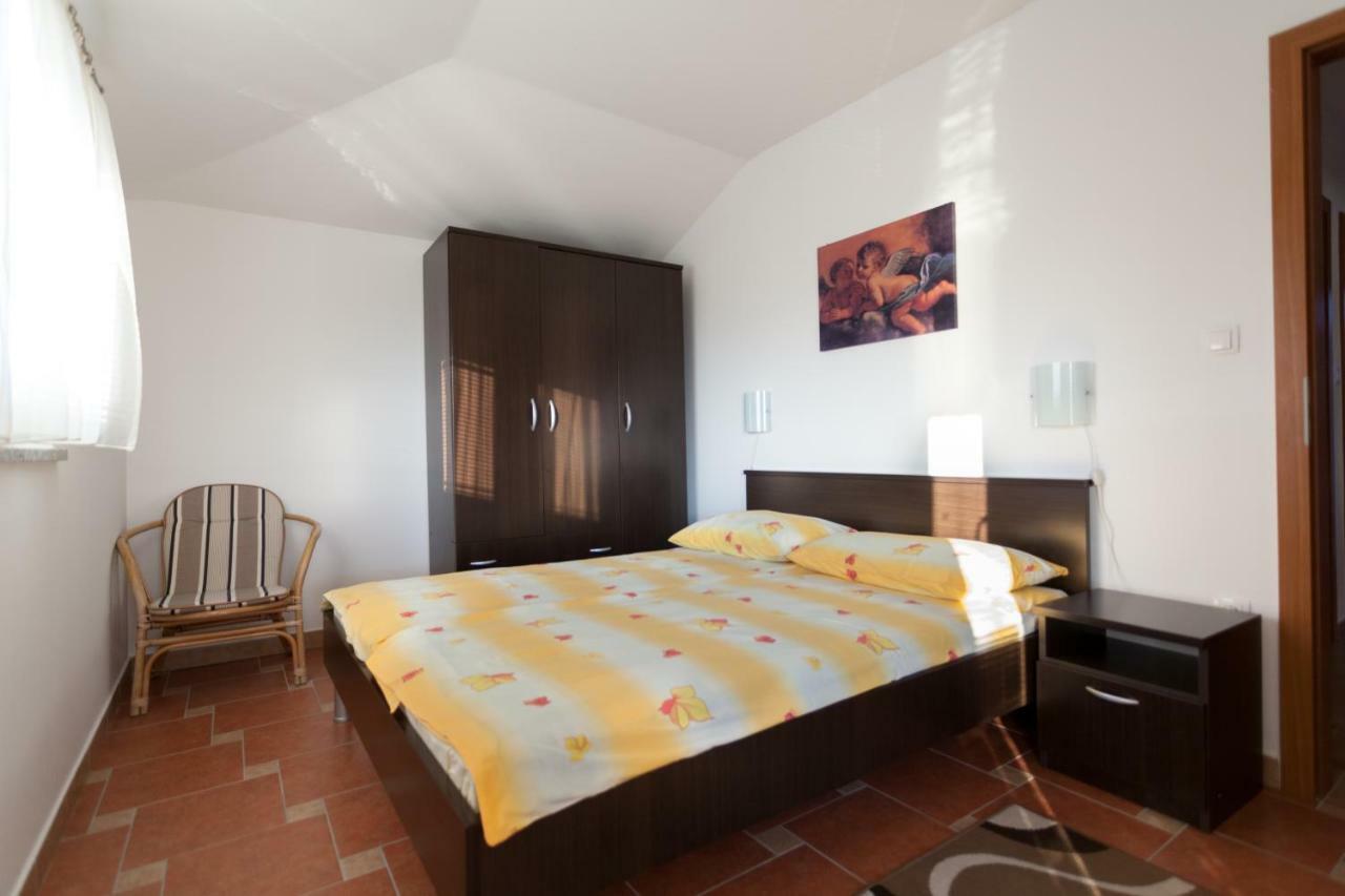 Apartments Jadranka Malinska Kültér fotó